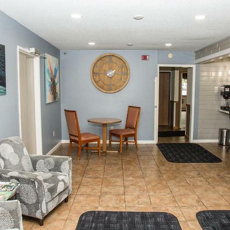 Americas Best Value Inn & Suites Detroit Lakes Eksteriør billede