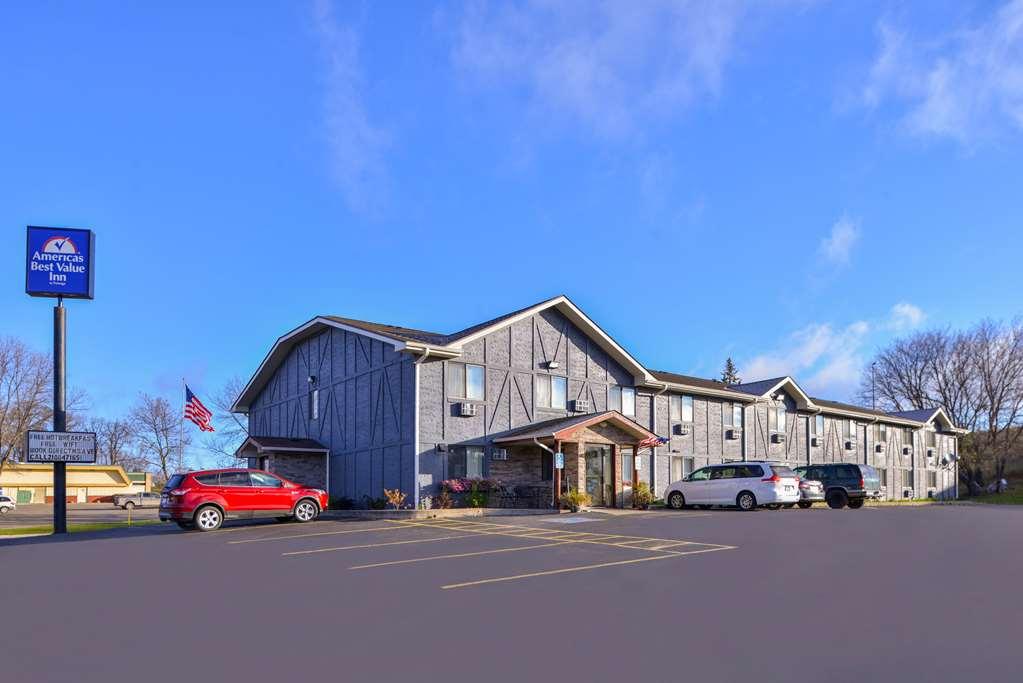 Americas Best Value Inn & Suites Detroit Lakes Eksteriør billede