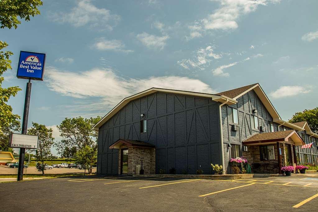 Americas Best Value Inn & Suites Detroit Lakes Eksteriør billede