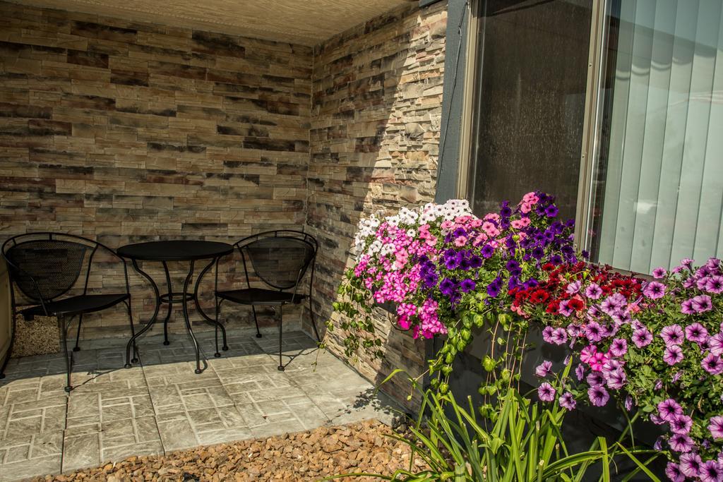 Americas Best Value Inn & Suites Detroit Lakes Eksteriør billede