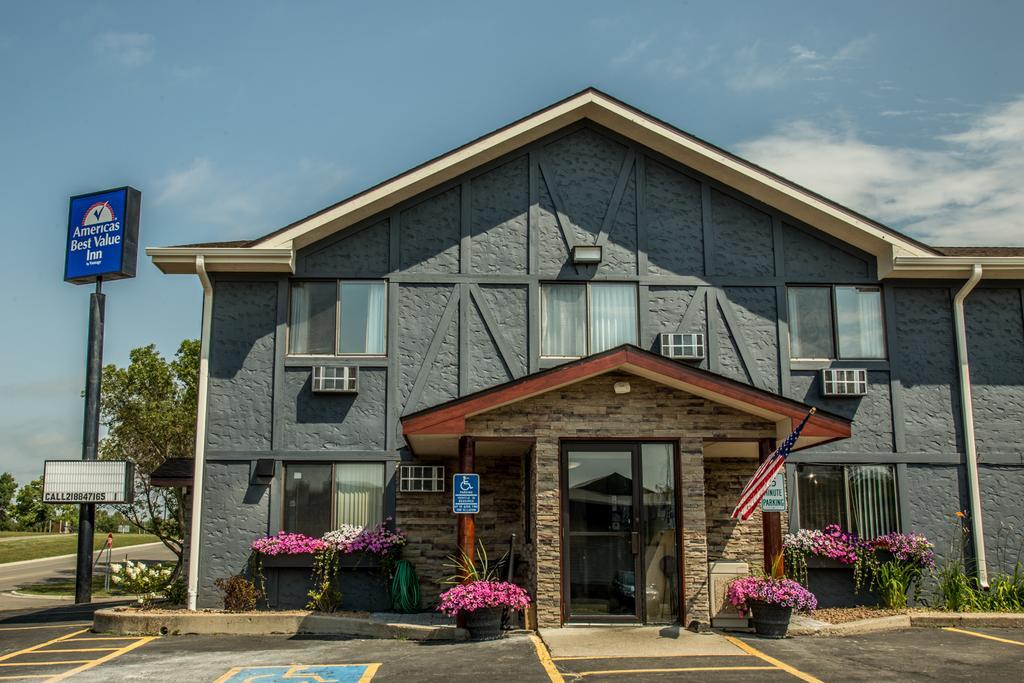 Americas Best Value Inn & Suites Detroit Lakes Eksteriør billede