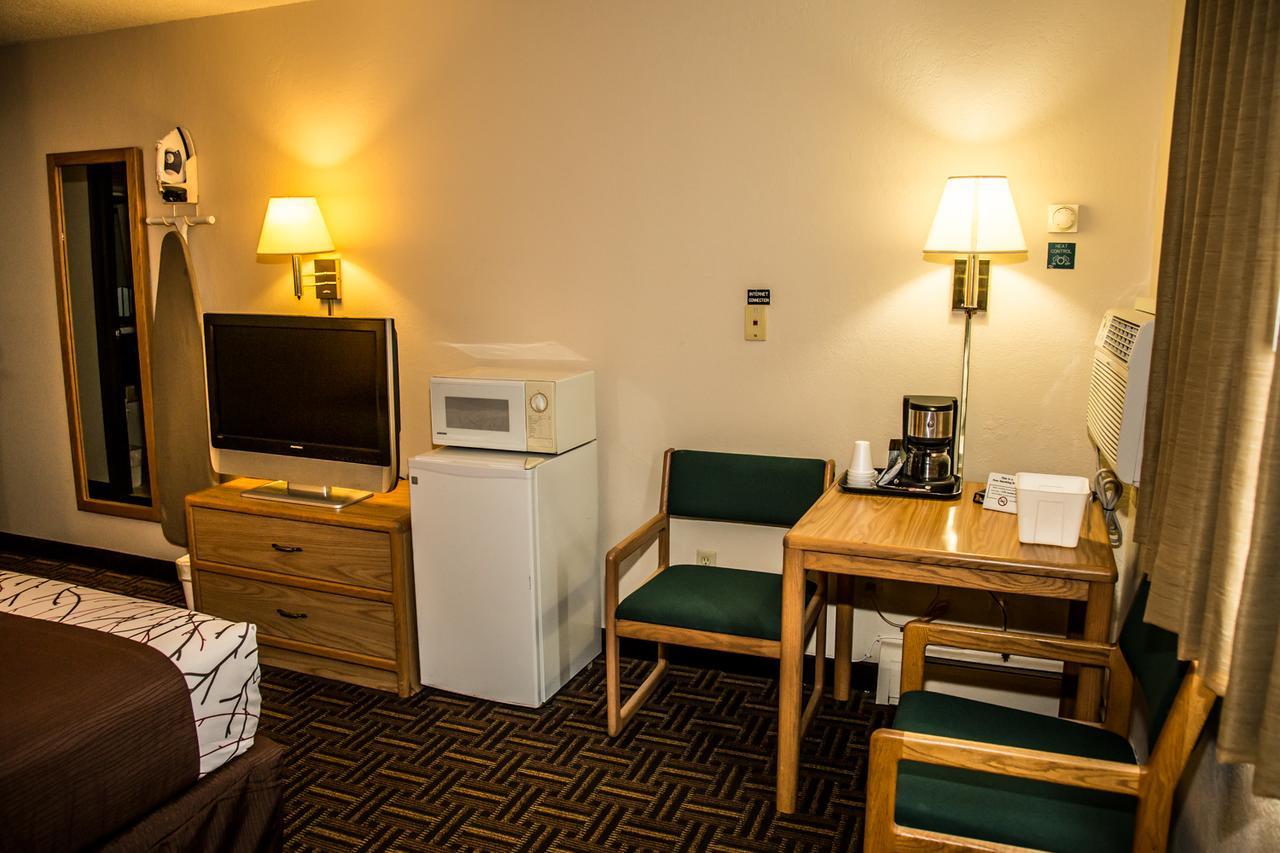 Americas Best Value Inn & Suites Detroit Lakes Eksteriør billede
