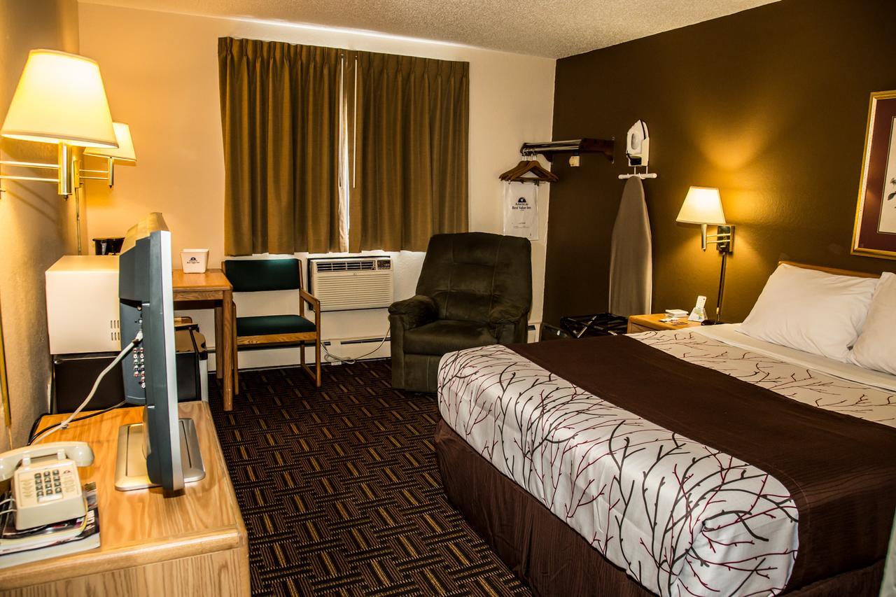 Americas Best Value Inn & Suites Detroit Lakes Eksteriør billede