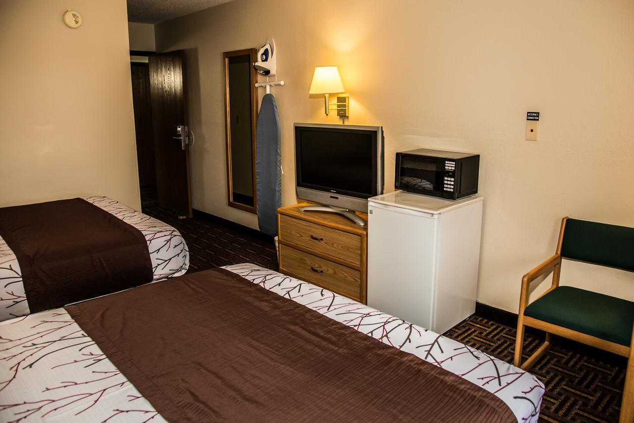 Americas Best Value Inn & Suites Detroit Lakes Eksteriør billede