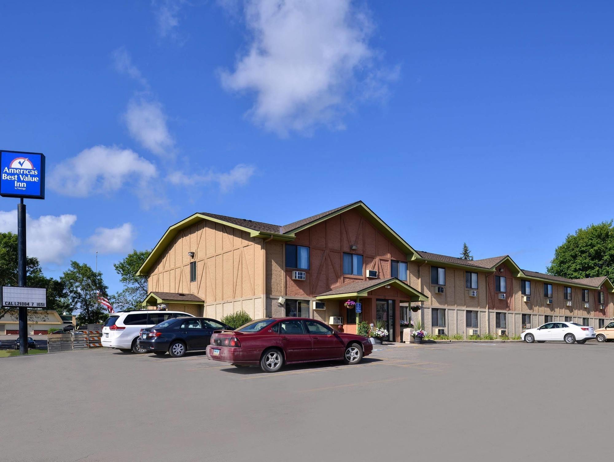 Americas Best Value Inn & Suites Detroit Lakes Eksteriør billede