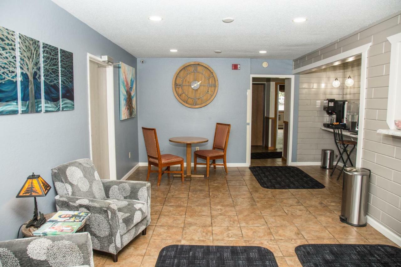 Americas Best Value Inn & Suites Detroit Lakes Eksteriør billede