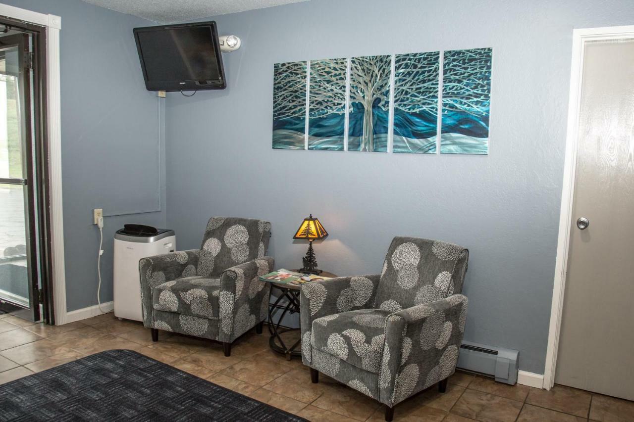 Americas Best Value Inn & Suites Detroit Lakes Eksteriør billede