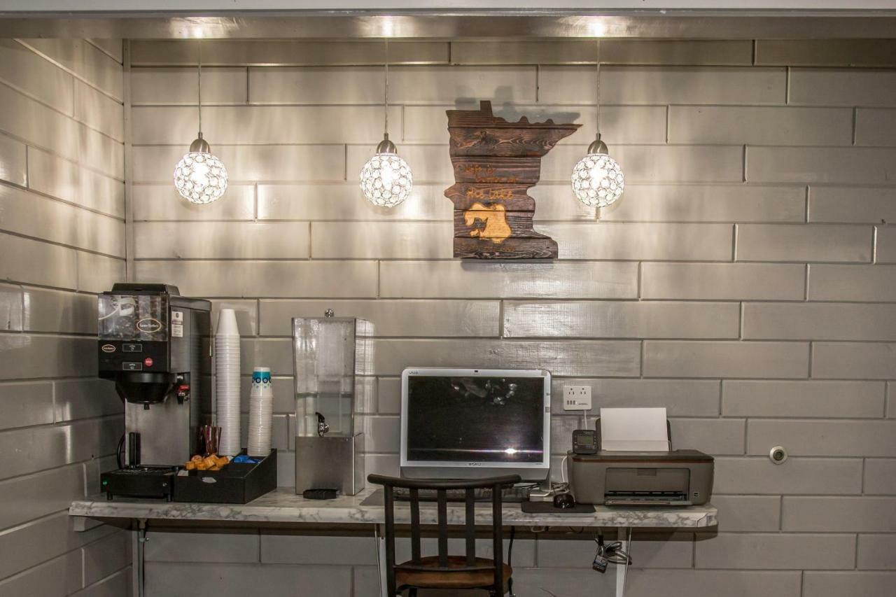 Americas Best Value Inn & Suites Detroit Lakes Eksteriør billede